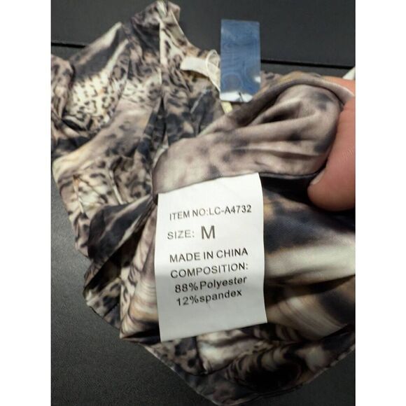 Lizette Collection Long Sleeve Animal Print Bodysuit Size Medium - Picture 4 of 6